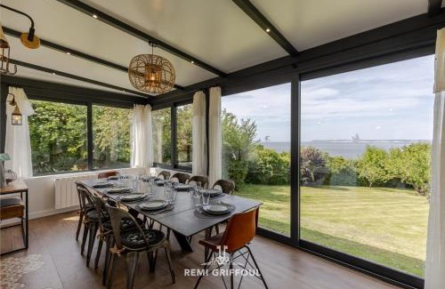 Cricqueboeuf Villa | Villa Biloba - sea view and beach access 10 People