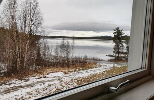 Arjeplog Municipality Apartment | Villa Björklund mit Seeblick in der Natur