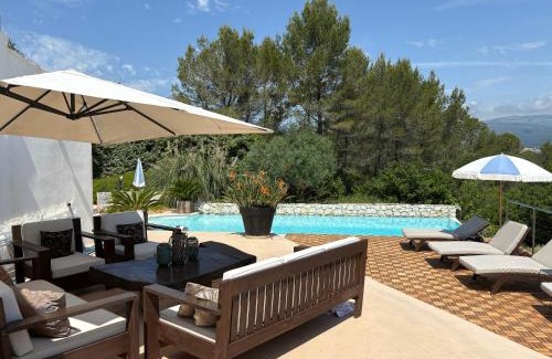 Tourrettes House | Villa Blanc Fayence