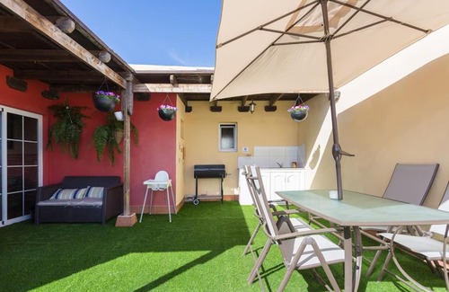 San Isidro House | Villa Blanca Tenerife - Private rooms - Terrace and BBQ, 5 minutes from the beach and airport