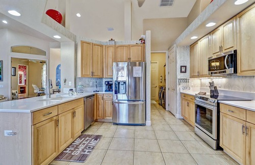 Pelican House | Villa Blue Water 1022 SW Cape Coral 4b 3ba luxury home electric heated pool and spa