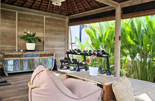 Padonan Villa | Villa Bodhi Kulture - Huge 4 BR Luxury Villa for families & groups in Canggu - Bali
