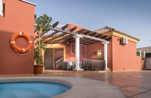 Corralejo Villa | Villa Bondo: Sleeps 6. Private Heated Pool, Wifi, BBQ, Close to Amenities
