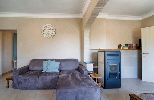 Borgloon Villa | Villa Borgloon with Blossom Views and Jacuzzi