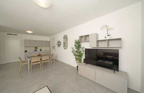 San Benedetto di Lugana Villa | Villa Botego 23 | 3 Bedrooms | Private Infinity Pool, Lake Views & Shaded.