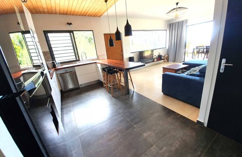 Arue Villa | Villa Bounty with private pool and panoramic ocean view