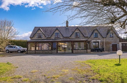 Bourguenolles Villa | Villa Bourguenolles: Ideal Accommodation for Families and Friends in Normandy