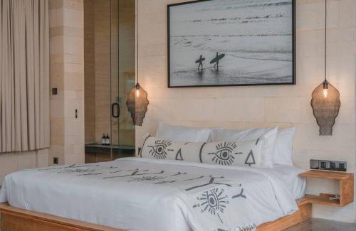 Berawa Villa | Villa Boya - 6BR luxury oasis in Central Berawa