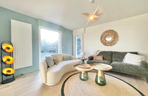 La Foret-Fouesnant Villa | Villa Breizh - Front de mer - Accès plage - 8 personnes