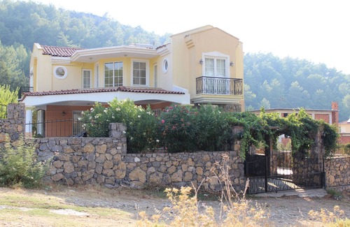 Yesiluzumlu Villa | Villa Bremar by Turkish Lettings