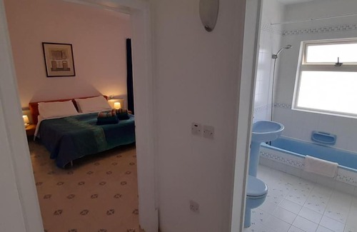 Xlendi Apartment | Villa Bronja Superior Airconditioned Studio apartment in Xlendi
