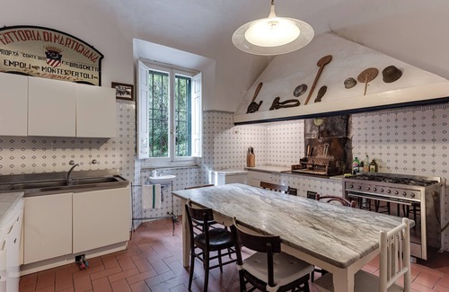 Empoli Villa | Villa 'Bruschetti' with private pool, Wi-Fi and air conditioning