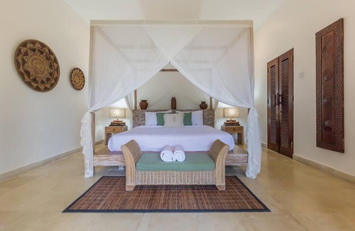 Petitenget Villa | Villa Budha 1: 4bedrs 12m Pool, 700m2 garden with BBQ