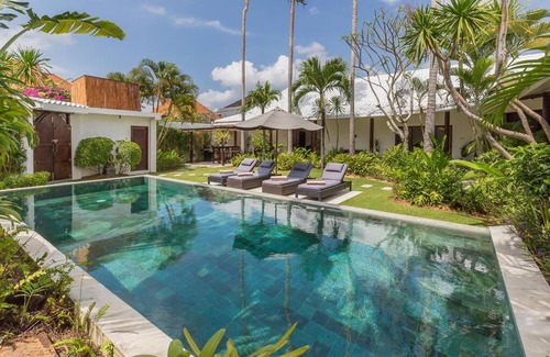 Petitenget Villa | Villa Budha 1: 4bedrs 12m Pool, 700m2 garden with BBQ
