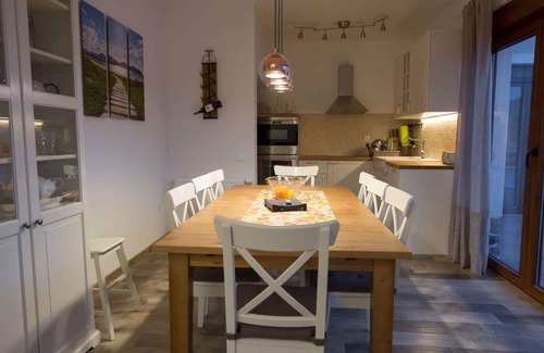 Ogulin Villa | Villa by the lake with swimming pool