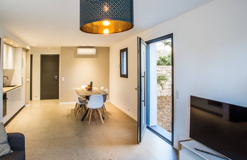 Le Collet Villa | VILLA CALA - Private Flat - Côte d'Azur Villages