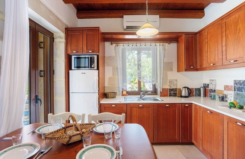 Kokkinon Khorion Villa | Villa Calliope St George Retreat BY APOKORONAS-VILLAS