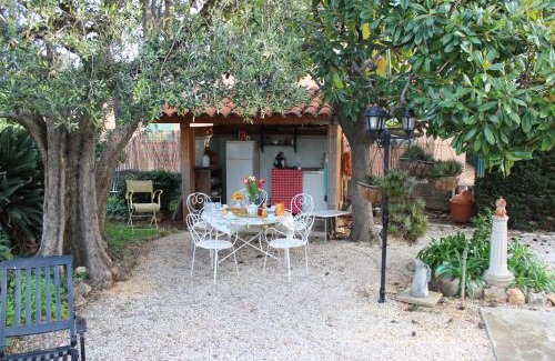 Saint-Laurent-du-Var Bed & Breakfast | Villa Calliste