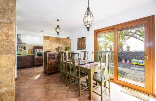 Teguise Villa | VILLA CALMA en Teguise, "Pueblo con Encanto"