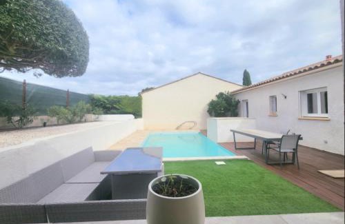Peret Villa | villa calme au milieu des vignes avec piscine 2 chambres