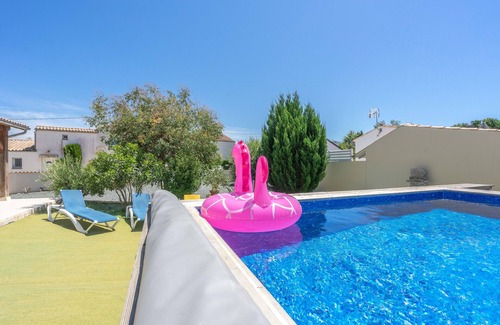 Saint-Palais-sur-Mer Villa | Villa 'Cap Mer 17' with Private Pool, Private Terrace and Wi-Fi