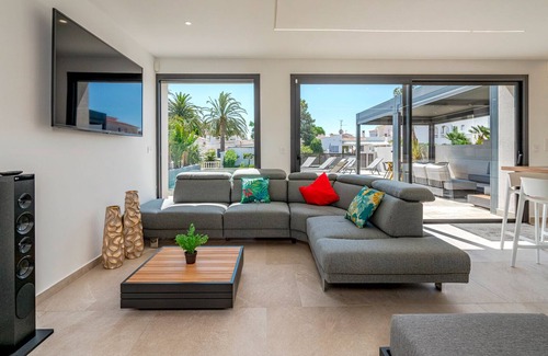Empuriabrava Villa | VILLA CAP SUN EMPURIABRAVA