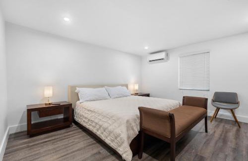 West Little Havana House | Villa Capri Cottage in the heart of Miami