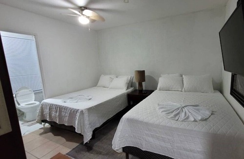 Corozal House | Villa Caribeña La ceiba Honduras