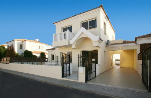 Ayia Napa Villa | Villa Carmel