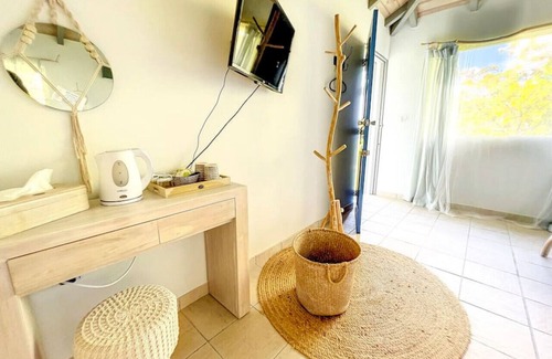 Almond Grove Apartment | Villa Casa Blue, between sky and ocean, Almond Grove