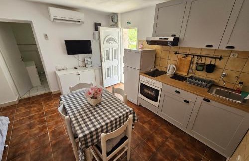 Supetar Apartment | Villa CasaBlanca