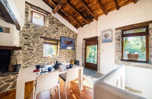 Montferrer Villa | Villa "Casablanca" with Mountain View, Private Pool & Wi-Fi