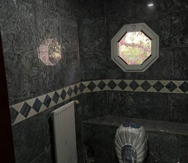 Ifrane Villa | Villa cedra centre ville hay Riad zéro six soixante-neuf soixante-huit 3828