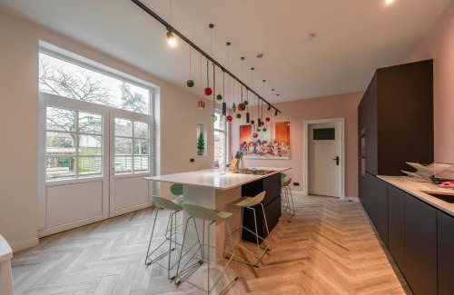 Sint-Andries Villa | Villa Cézar - big house at the center of Bruges - free parking