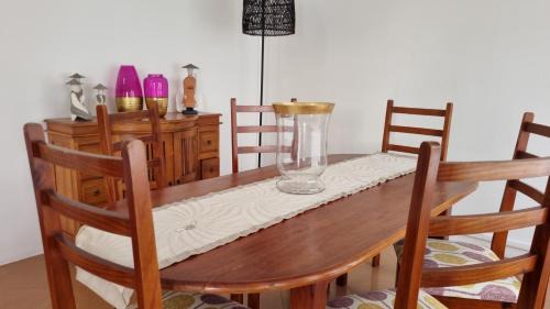 Eau Coulee Apartment | Villa Chambly (Garden & River)