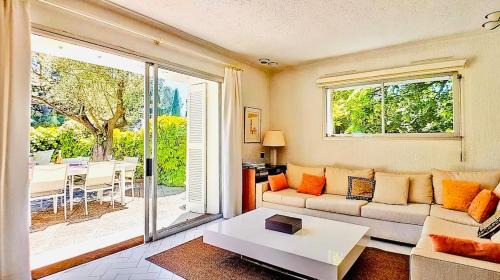 Cassis Villa | Villa Chic & Zen, Jungle Provençale et Piscine de 14m pour 1 à 6 personnes