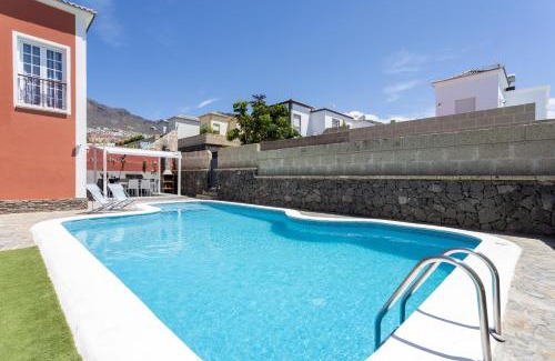 Costa Adeje House | Villa Chloe Costa Adeje Tenerifesummervillas GIANT PRIVATE POOL 11 METERS LONG