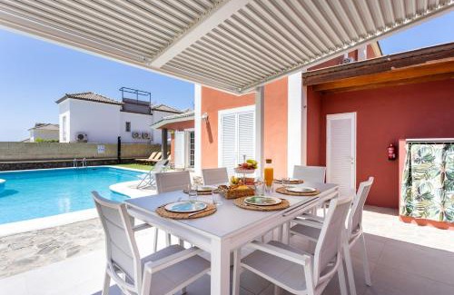 Costa Adeje House | Villa Chloe Costa Adeje Tenerifesummervillas GIANT PRIVATE POOL 11 METERS LONG