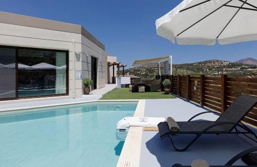 Perama Villa | Villa Chnaris - Private Pool and Sauna