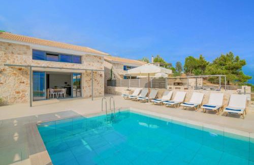 Alykes Villa | Villa Chrysso by Villa Plus