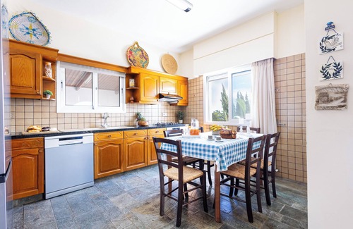 Agios Theodoros Villa | Villa Chrysta - Beachfront 5-Bed Villa With Stunning Pool