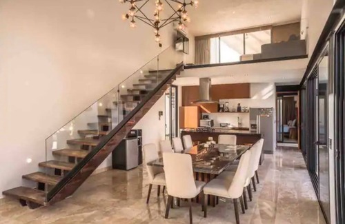 La Veleta House | VILLA CIELO 4 bd, jetpool, huge garden w/palapa!