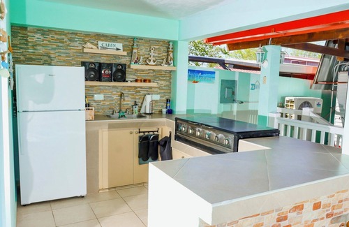 Montalva Ski Chalet | Villa Cielomar, Beautiful Chalet Beach House