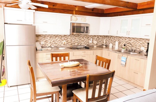Montalva Ski Chalet | Villa Cielomar, Beautiful Chalet Beach House