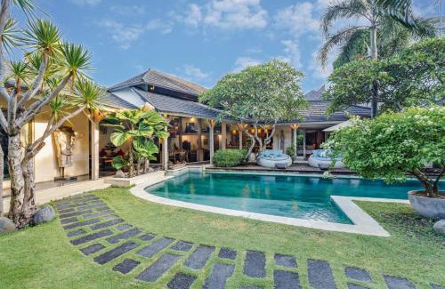 Drupadi Villa | Villa Cinta Damai - Stunning & Stylish 4BR Luxury Villa in the Heart of Seminyak, Just a 10-Min Walk to the Beach