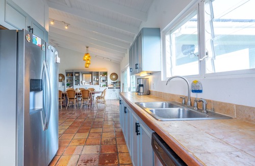 Ajax Peak House | Villa Circe ~ 360 views with pool + spa