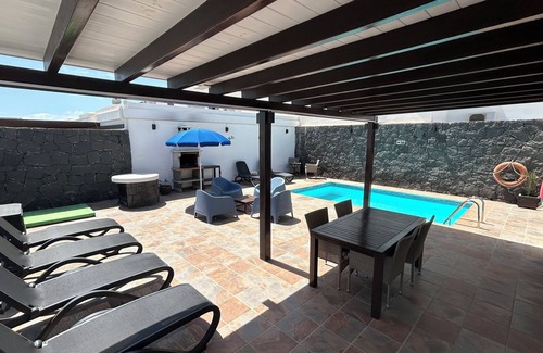 Playa Blanca Villa | Villa Citrus, heated private pool, air conditioner