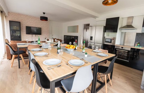 Cholet Villa | Villa City Garden - 15 pers Group-Garden & BBQ