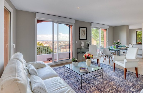 Mantega Villa | Villa Clair Logis