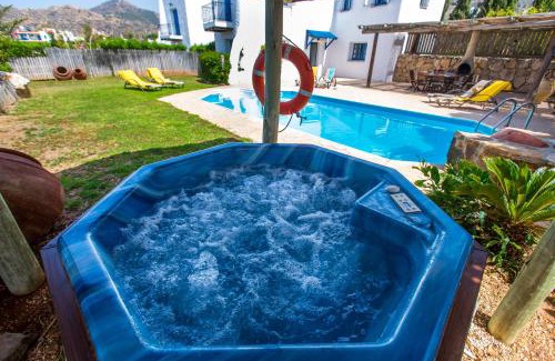 Pomos Villa | Villa Clarissa & Carmel View
